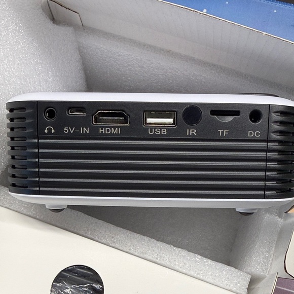 A2000 Mini Projector - Picture 5 of 6